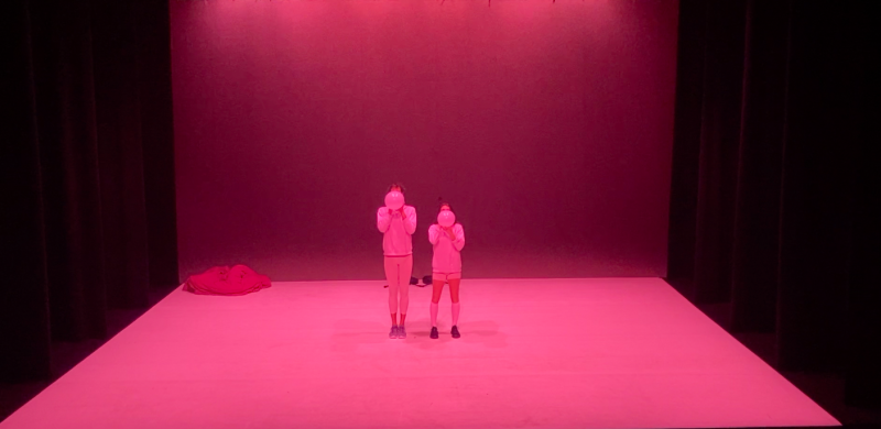 Musique pop-corn des années 70 avec ambiance festive