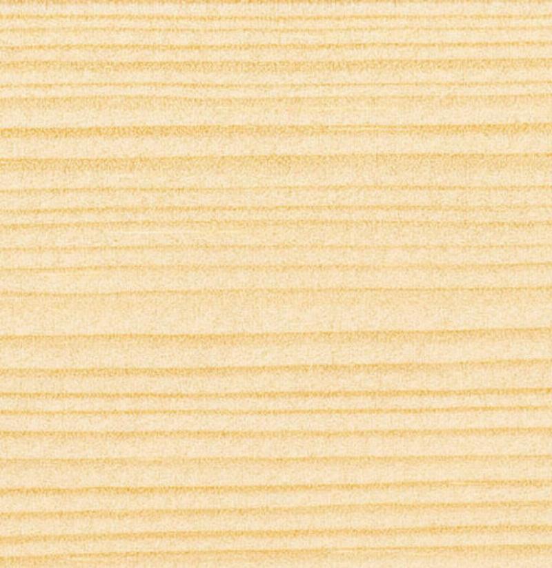 Application de peinture antidérapante bleue sur un escalier extérieur en béton, ajoutant sécurité et couleur