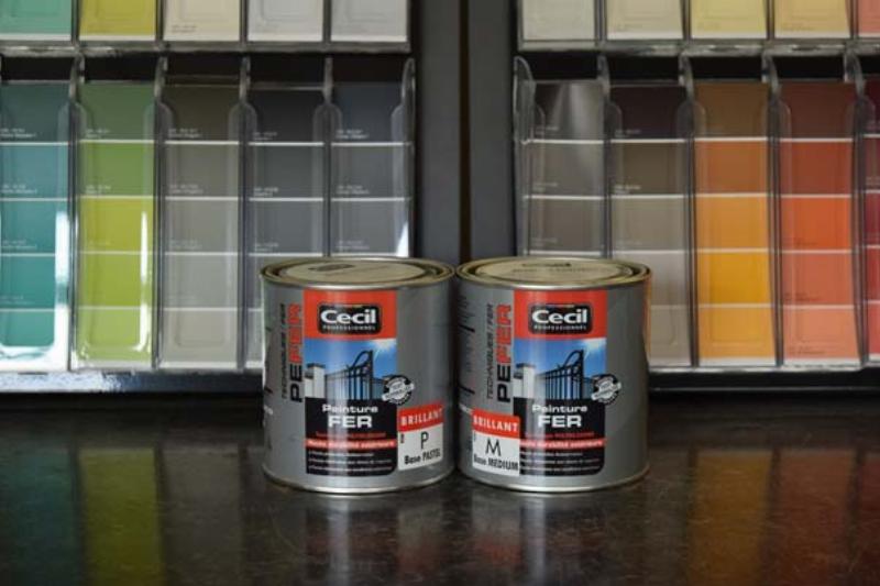 Protection efficace du fer extérieur avec une peinture antirouille de haute qualité