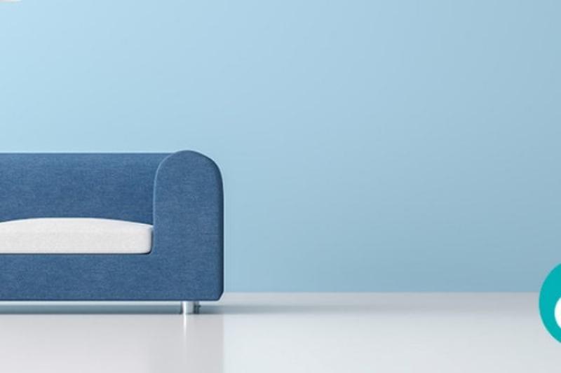 Peinture à ciment extérieur appliquée sur une façade de maison traditionnelle française, mettant en valeur la texture et la couleur