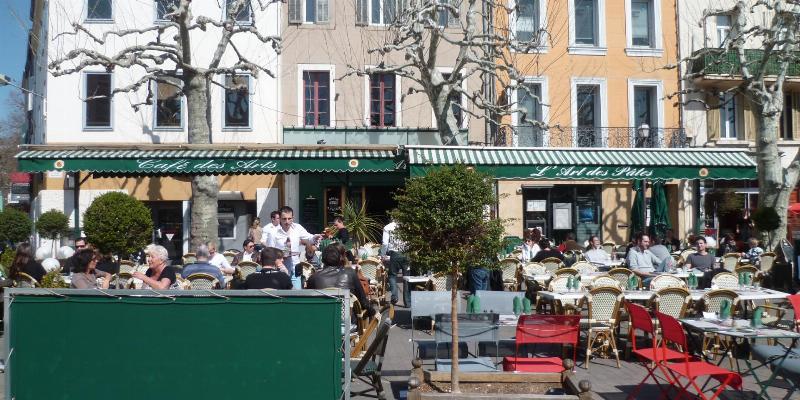 Couleur tuile évoquant les toits de Provence et l'art de vivre français