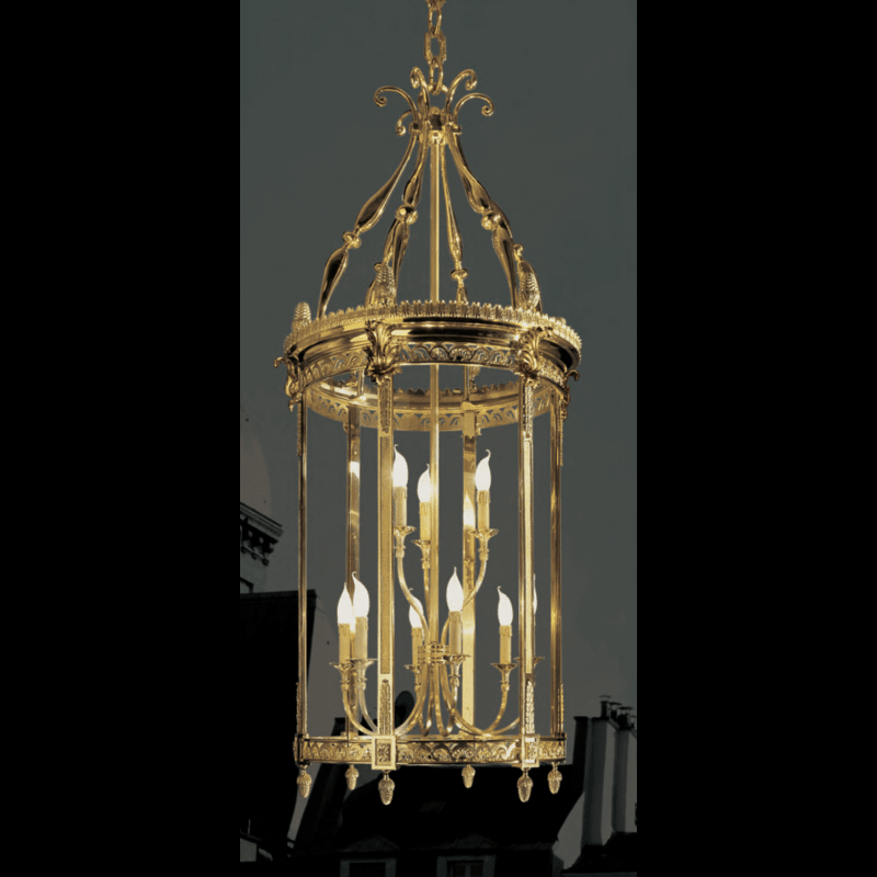 Peinture de finition dans un salon parisien, style Haussmannien, évoquant l'élégance française