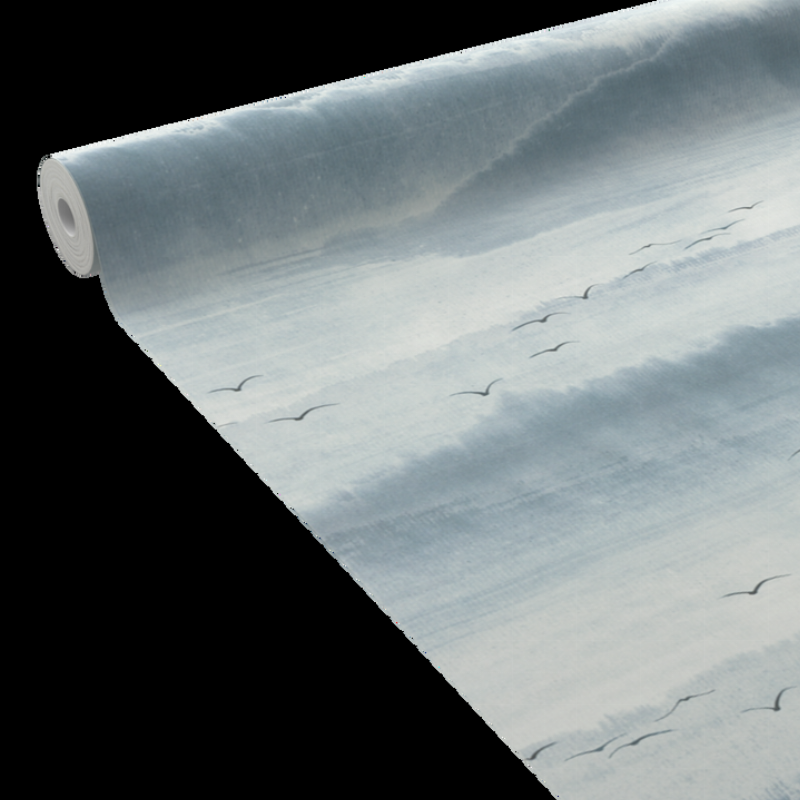 Salon lumineux avec murs gris perle et touches dorées