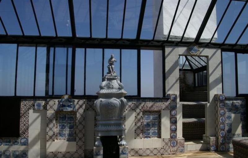 Victor Hugo contemplant la mer depuis Hauteville House à Guernesey